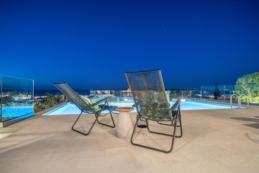 Akemi Luxury Villa 蒂锡利维 外观 照片