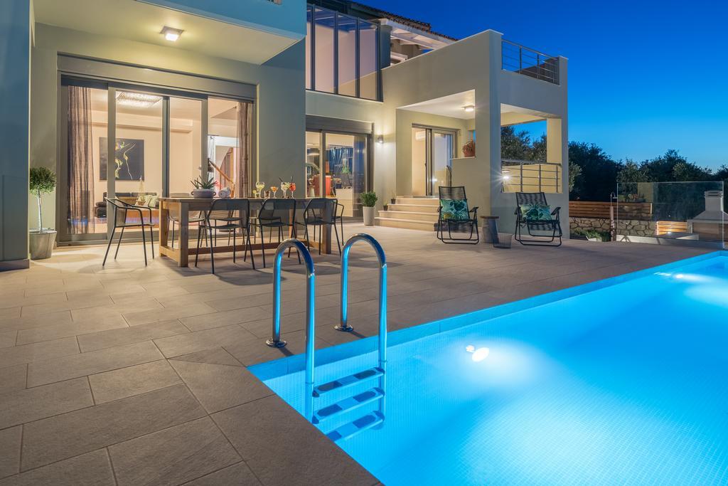 Akemi Luxury Villa 蒂锡利维 外观 照片