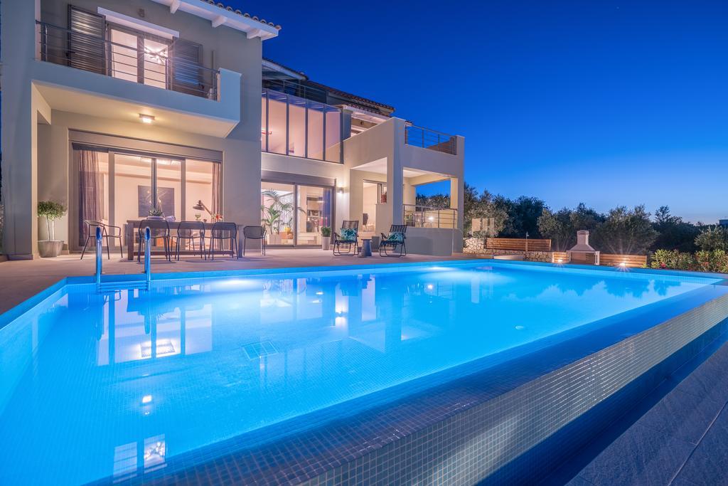 Akemi Luxury Villa 蒂锡利维 外观 照片