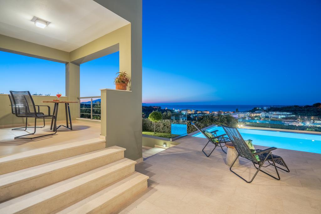 Akemi Luxury Villa 蒂锡利维 外观 照片