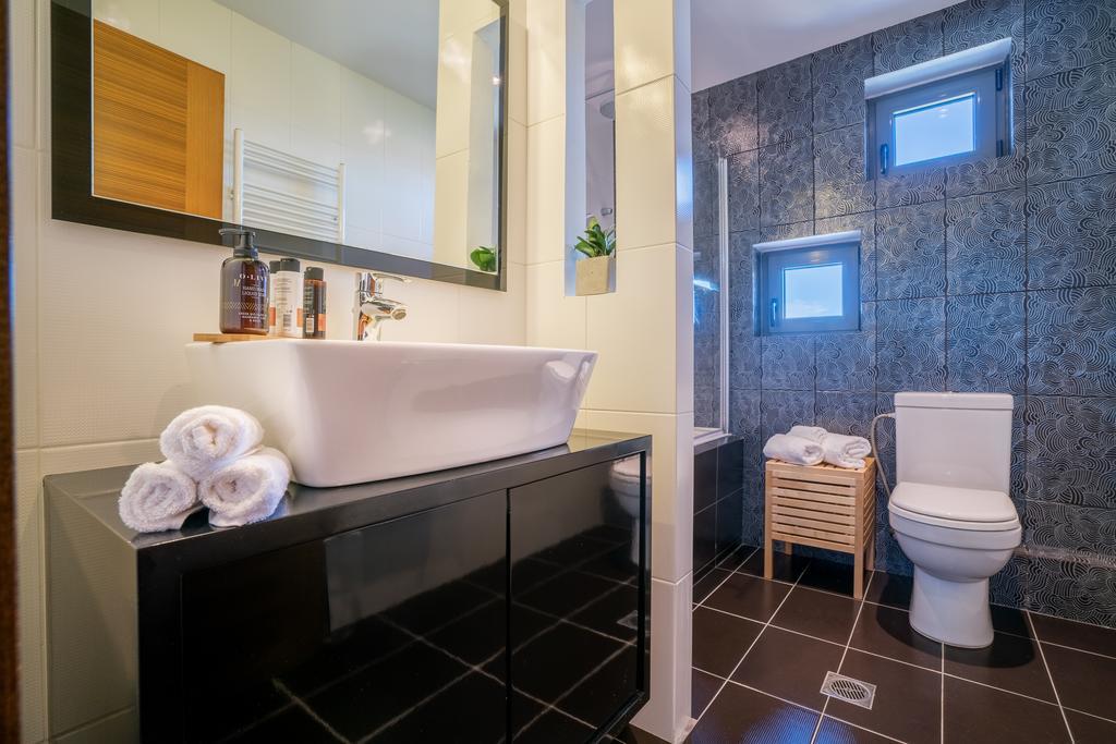 Akemi Luxury Villa 蒂锡利维 外观 照片